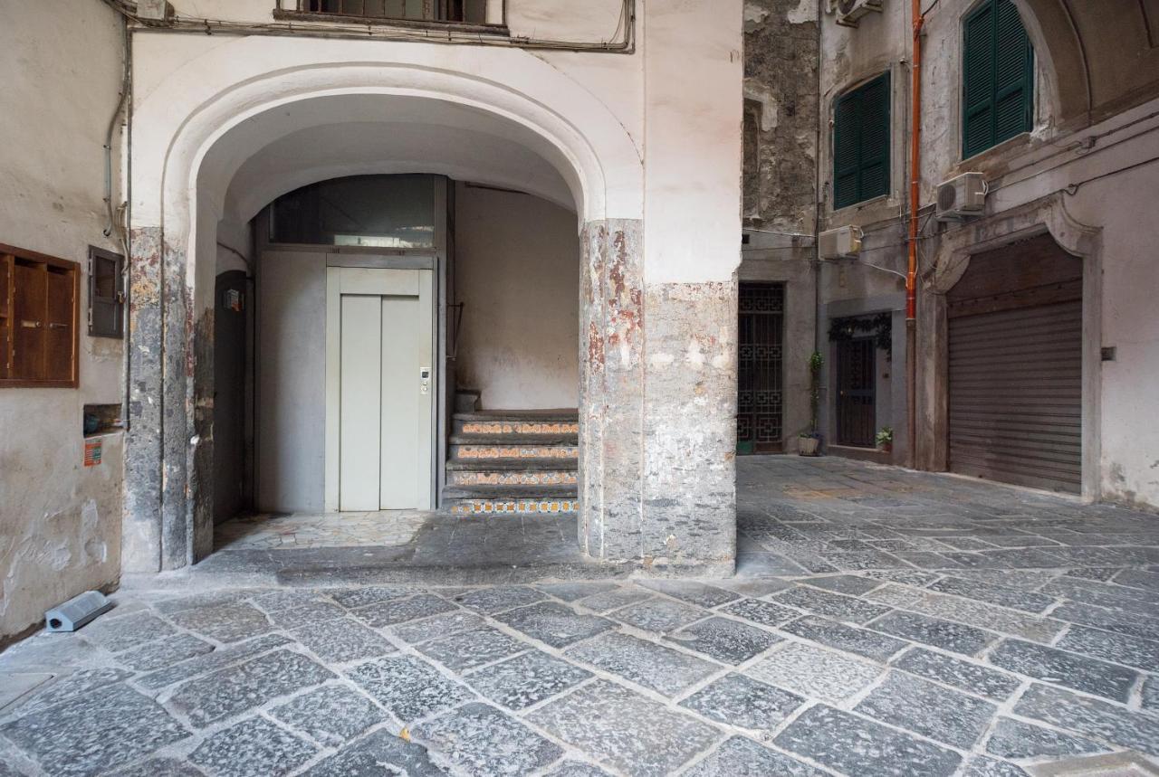 Le Stanze Di Mimi Bed and Breakfast Napoli Eksteriør billede