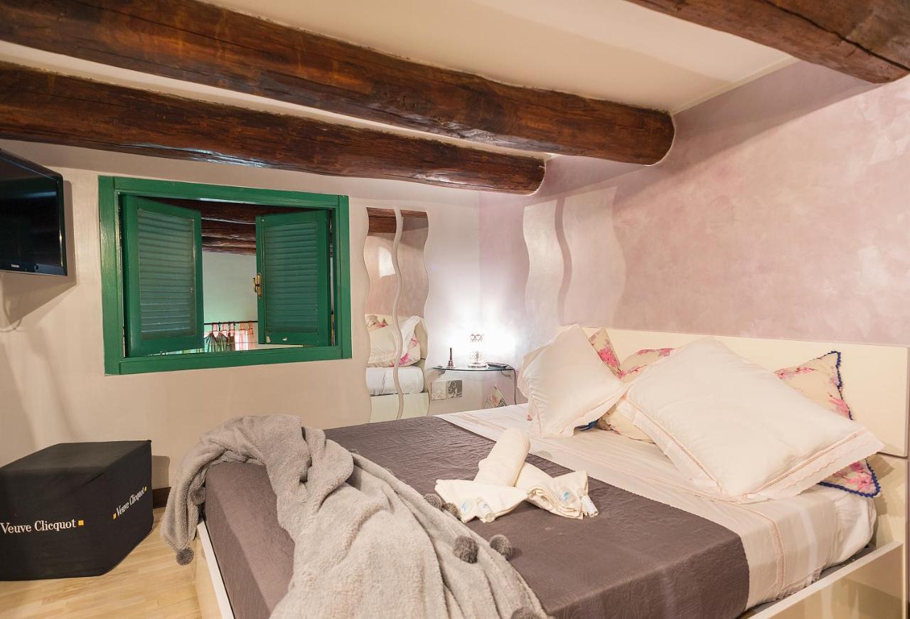 Le Stanze Di Mimi Bed and Breakfast Napoli Eksteriør billede