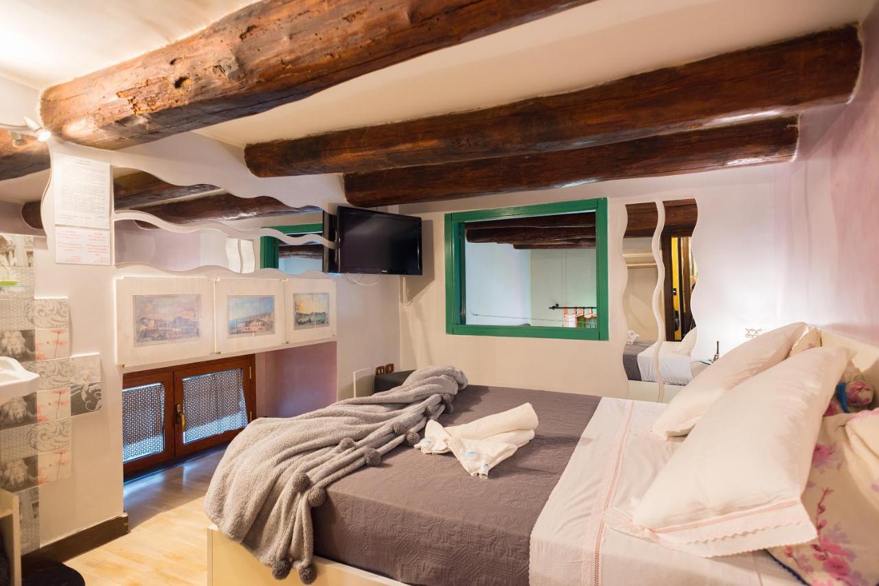 Le Stanze Di Mimi Bed and Breakfast Napoli Eksteriør billede